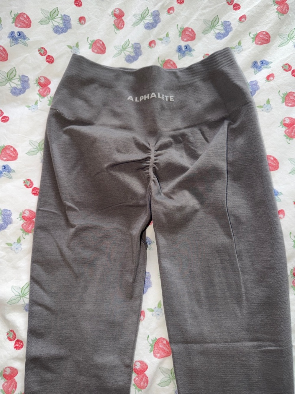 Alphalete Amplify  Gray High-Waist Scrunch Leggings